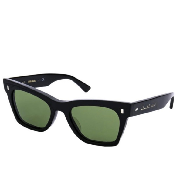 CELINE
Rectangular cat-eye sunglasses. Minimal signs of wear. - Picture 1 of 11